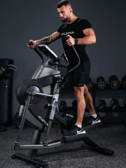 STRIDE | Frontbetriebener Crosstrainer